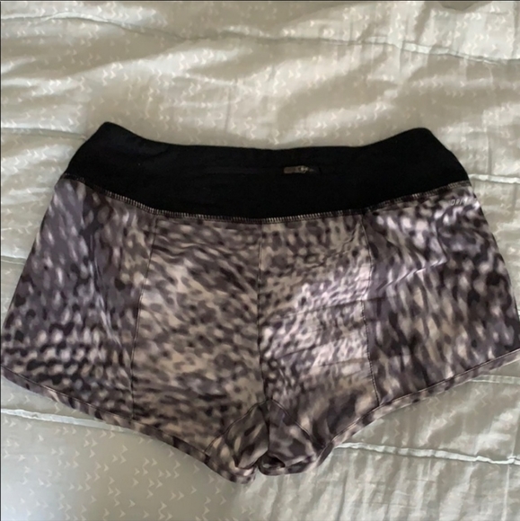 NIKE DRI FIT RUNNING SHORTS - Picture 2 of 6